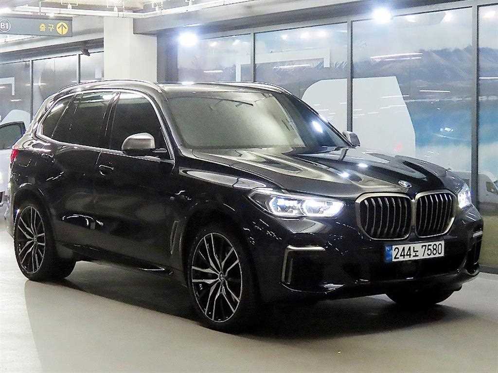 BMW X5 M50i 사진