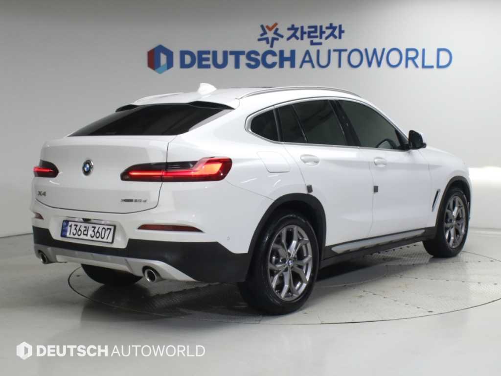 BMW X4 xDrive 20d xLine 사진 2/20