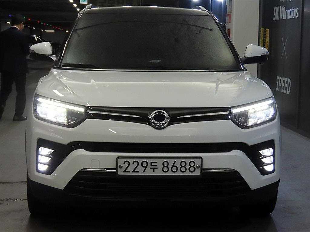 KGM 티볼리 2WD 가솔린 1.5 V5 사진 2/19