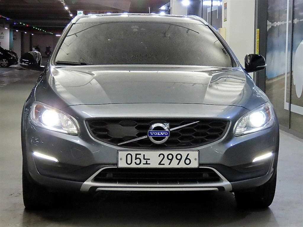 볼보 V60 2.0 D4 사진 2/20