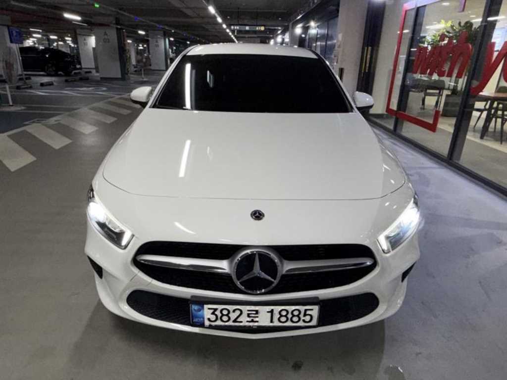 벤츠 A 클래스 A220 세단 사진