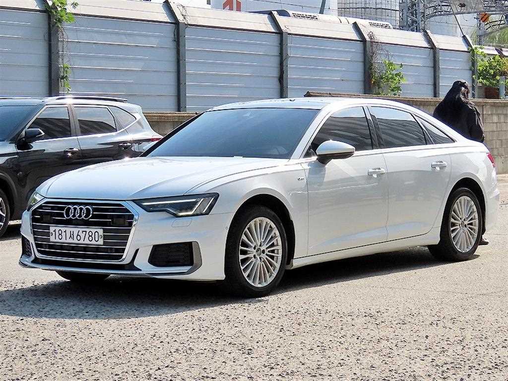 아우디 A6 45 TFSI 콰트로 프리미엄 사진 2/20