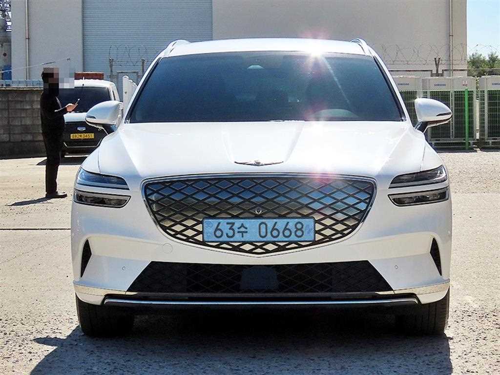 제네시스 GV70 e-AWD 사진