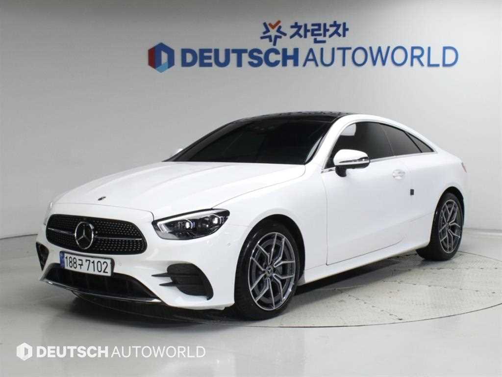 벤츠 E 클래스 E300d 4MATIC 쿠페 사진