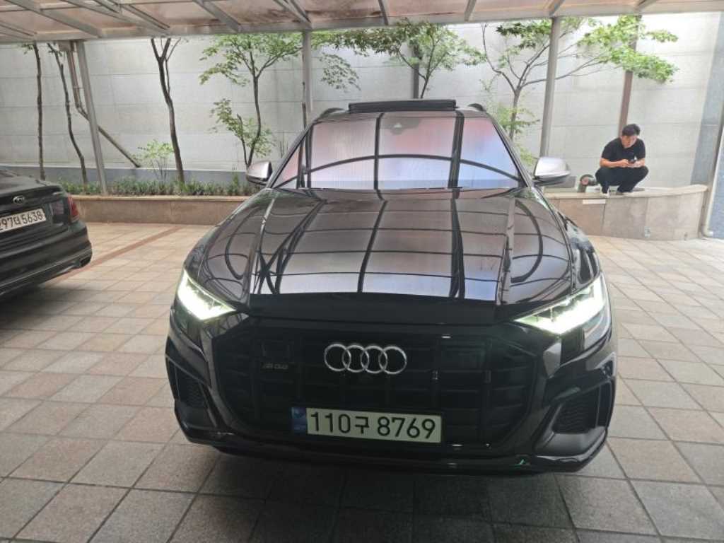 아우디 SQ8 4.0 TDI 콰트로 사진
