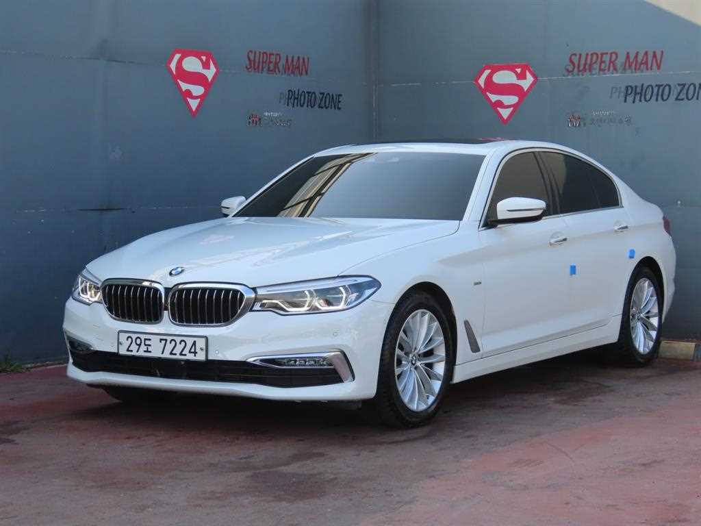 BMW 5시리즈 520d M 스포츠 플러스 사진