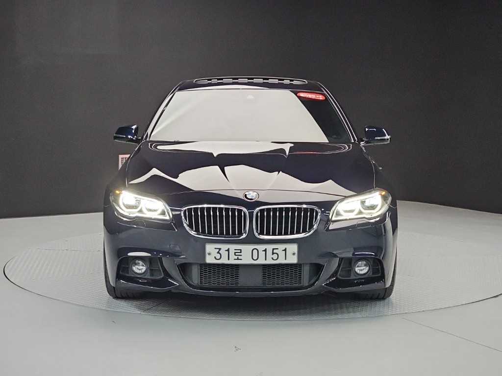BMW 5시리즈 528i xDrive M 에어로 다이나믹 사진 2/19