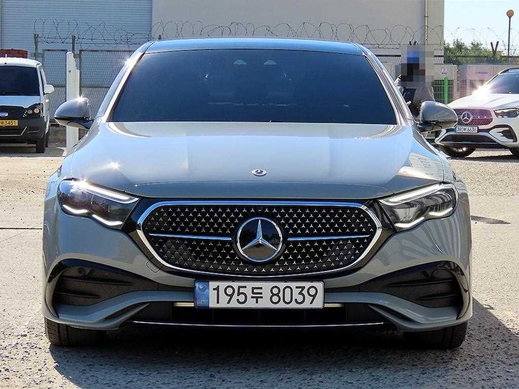 벤츠 E 클래스 E300 4MATIC AMG Line 사진