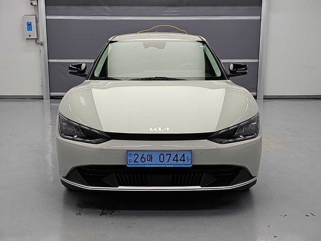 기아 EV6 롱레인지 에어 사진 2/19