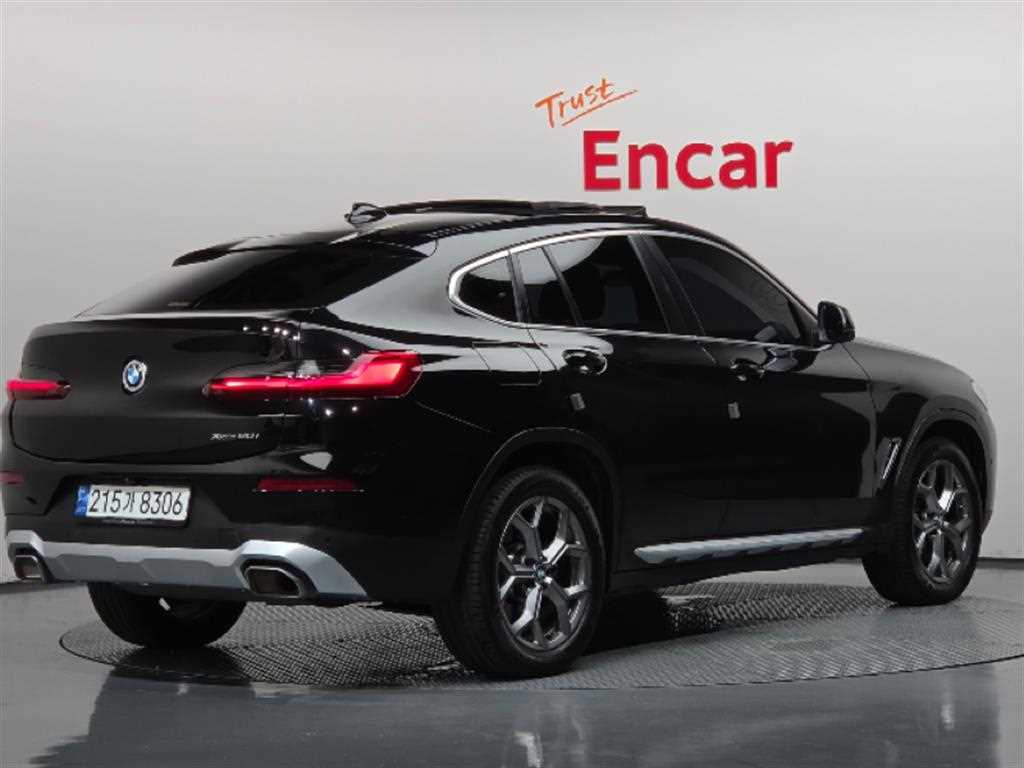 BMW X4 xDrive 20i xLine 사진 2/20