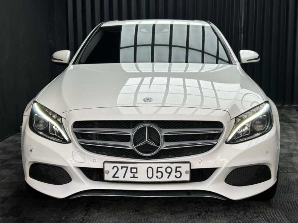벤츠 C 클래스 C220 d 4MATIC 사진