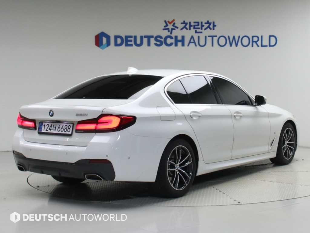 BMW 5시리즈 520i M 스포츠 사진 2/20
