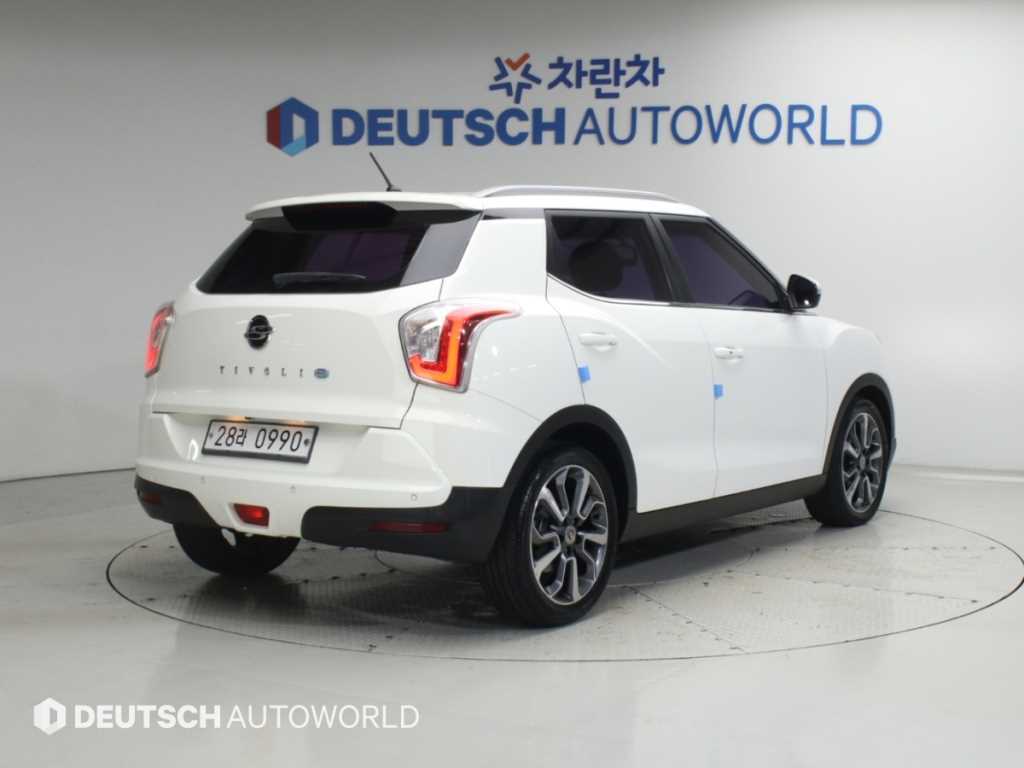 KGM 티볼리 디젤 2WD 1.6 VX 사진 2/20