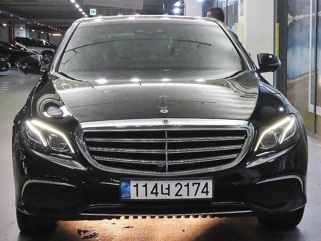 벤츠 E 클래스 E300 익스클루시브 사진 2/20