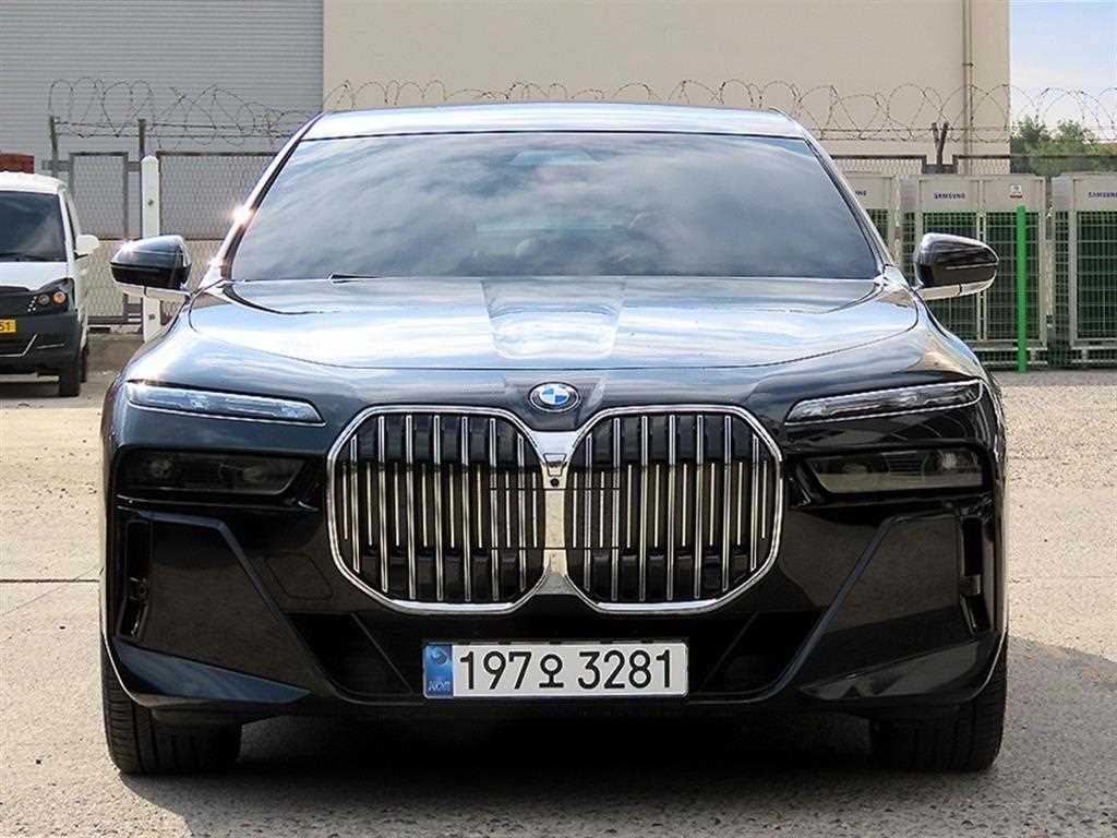 BMW 7시리즈 740i sDrive M 스포츠 사진