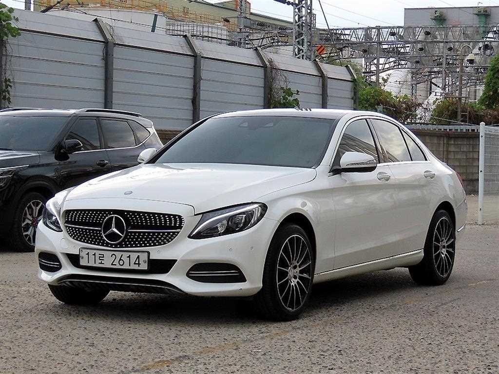 벤츠 C 클래스 C200 아방가르드 사진