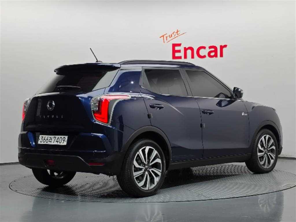 KGM 티볼리 2WD 가솔린 1.5 V5 사진 2/20