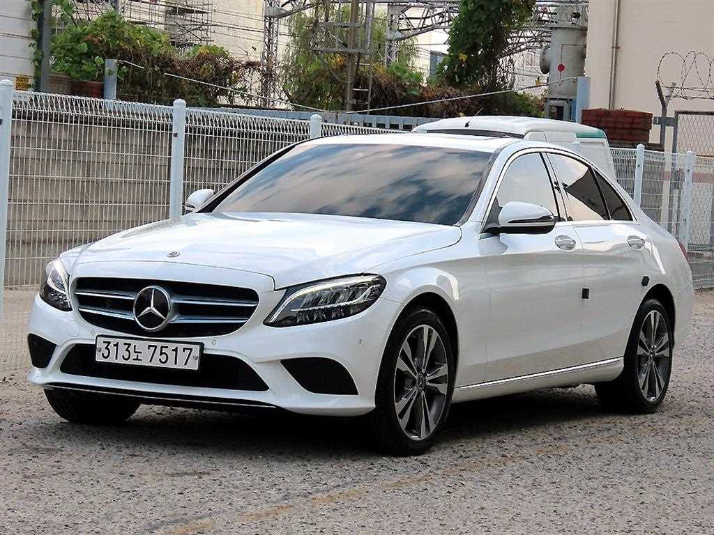 벤츠 C 클래스 C220 d 4MATIC 아방가르드 사진 2/20
