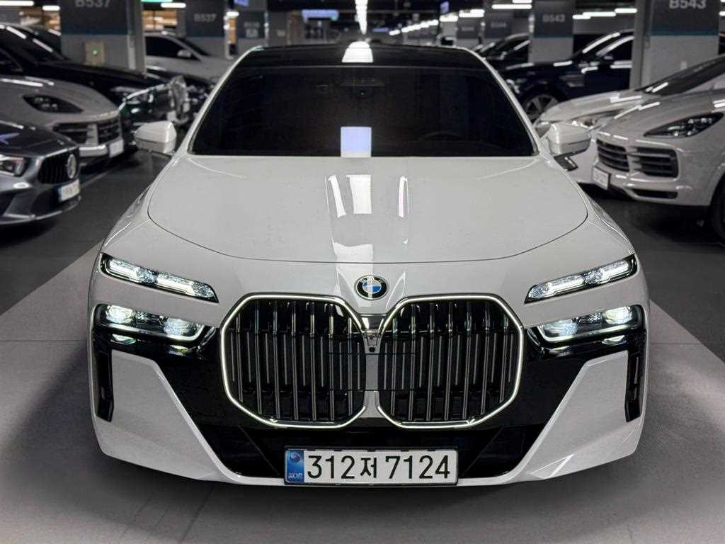 BMW 7시리즈 740i xDrive M 스포츠 사진 2/20