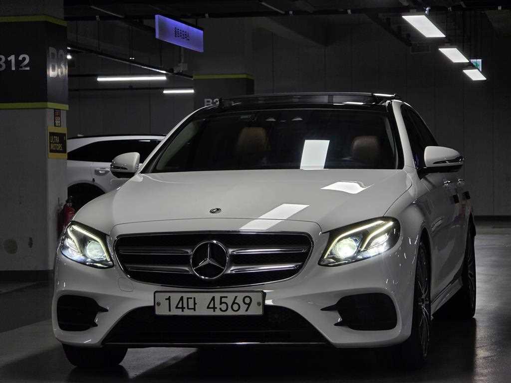 벤츠 E 클래스 E300 4MATIC AMG LINE 사진