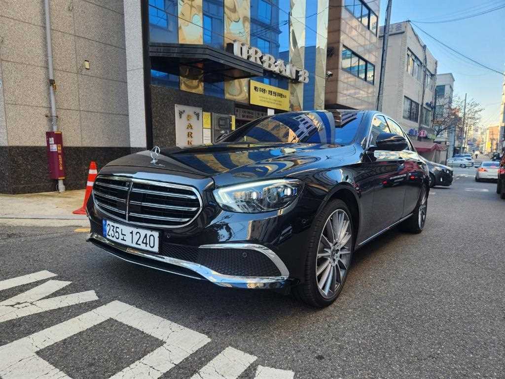 벤츠 E 클래스 E450 4MATIC 익스클루시브 사진 2/20