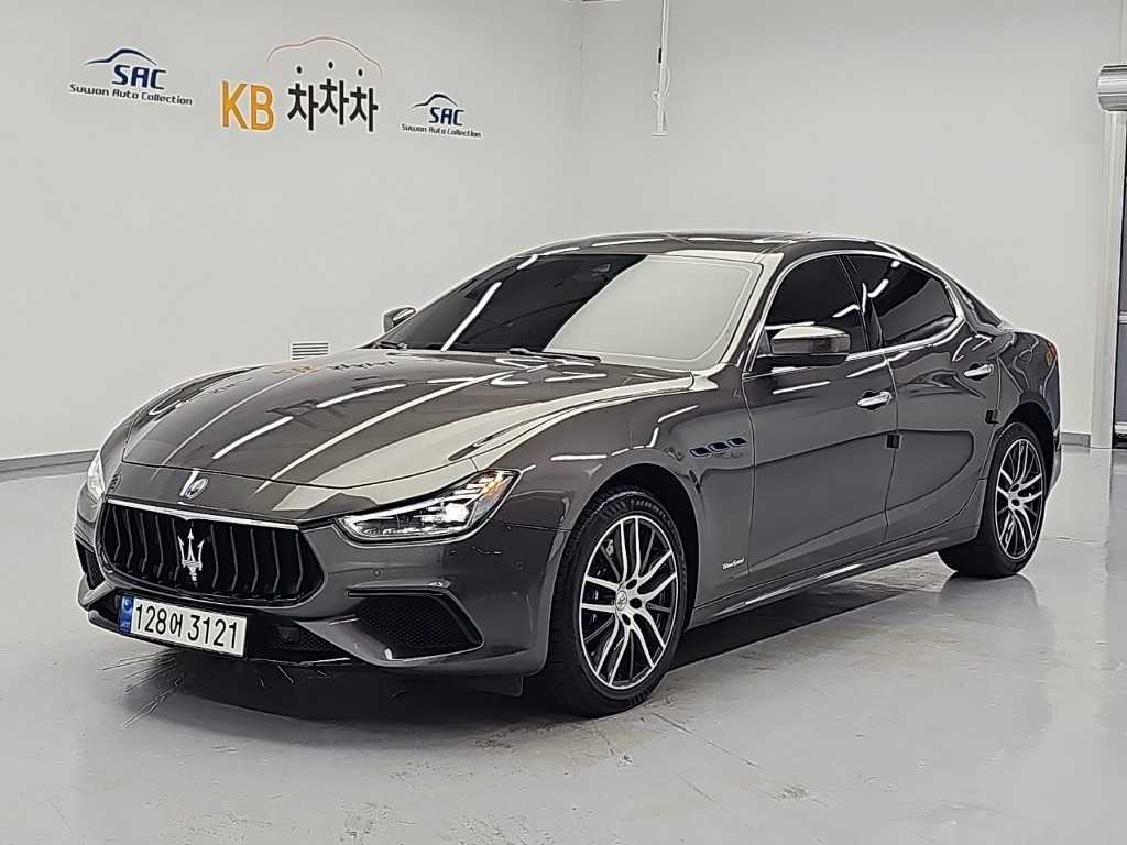마세라티 기블리 2.0 GT 하이브리드 사진