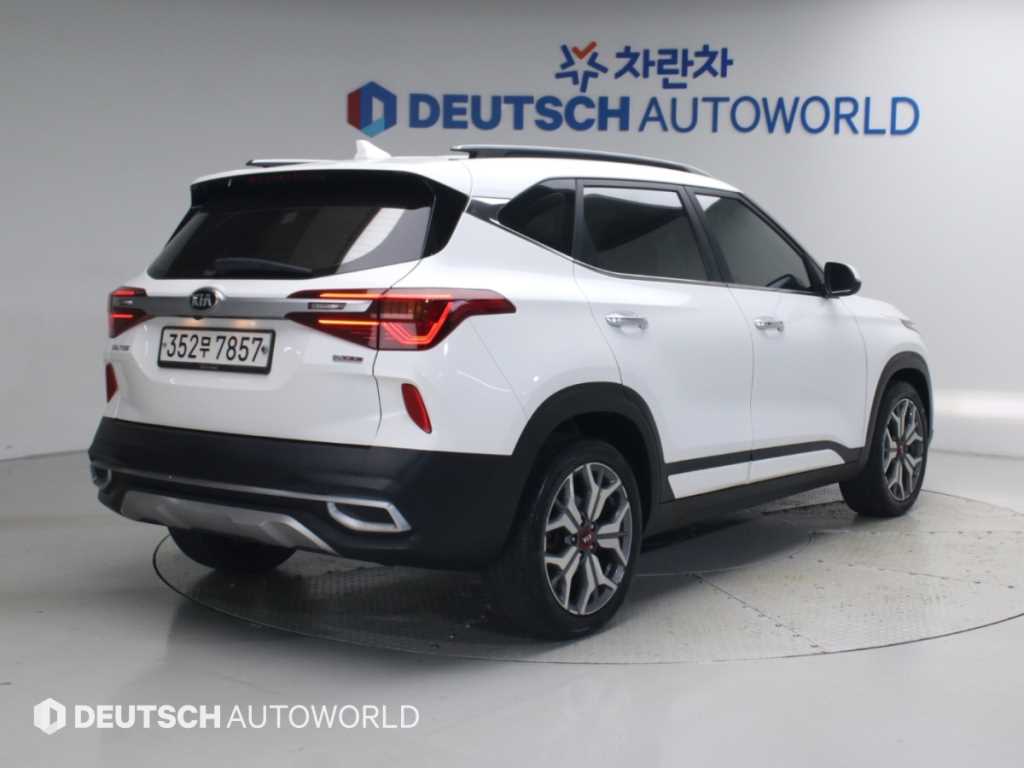기아 셀토스 가솔린 1.6 터보 2WD 노블레스 사진 2/20