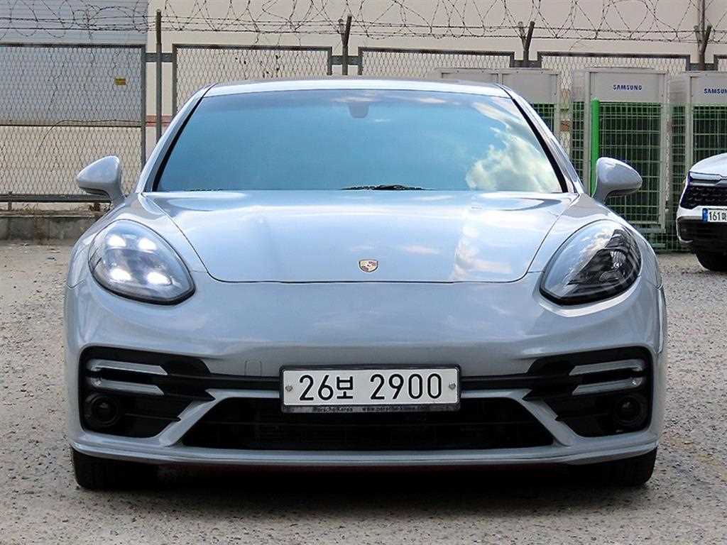 포르쉐 파나메라 4.8 GTS 사진