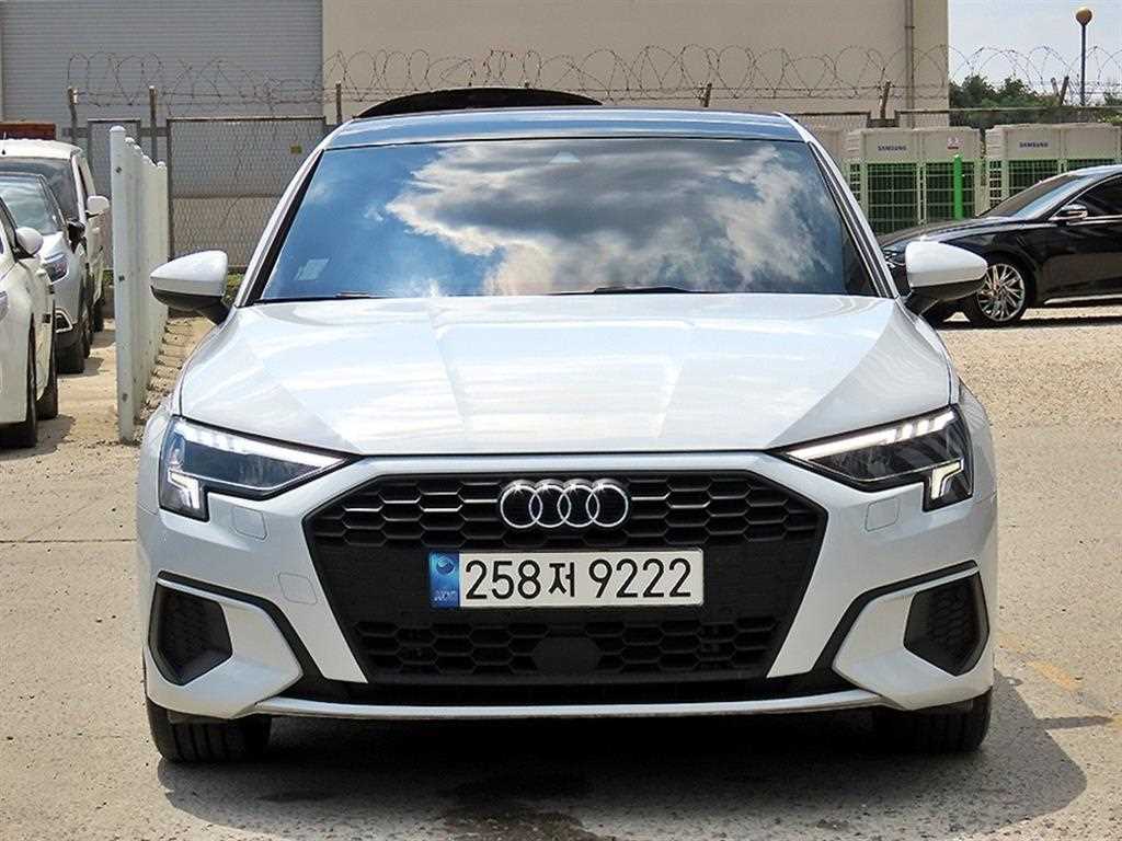 아우디 A3 40 TFSI 사진 2/20