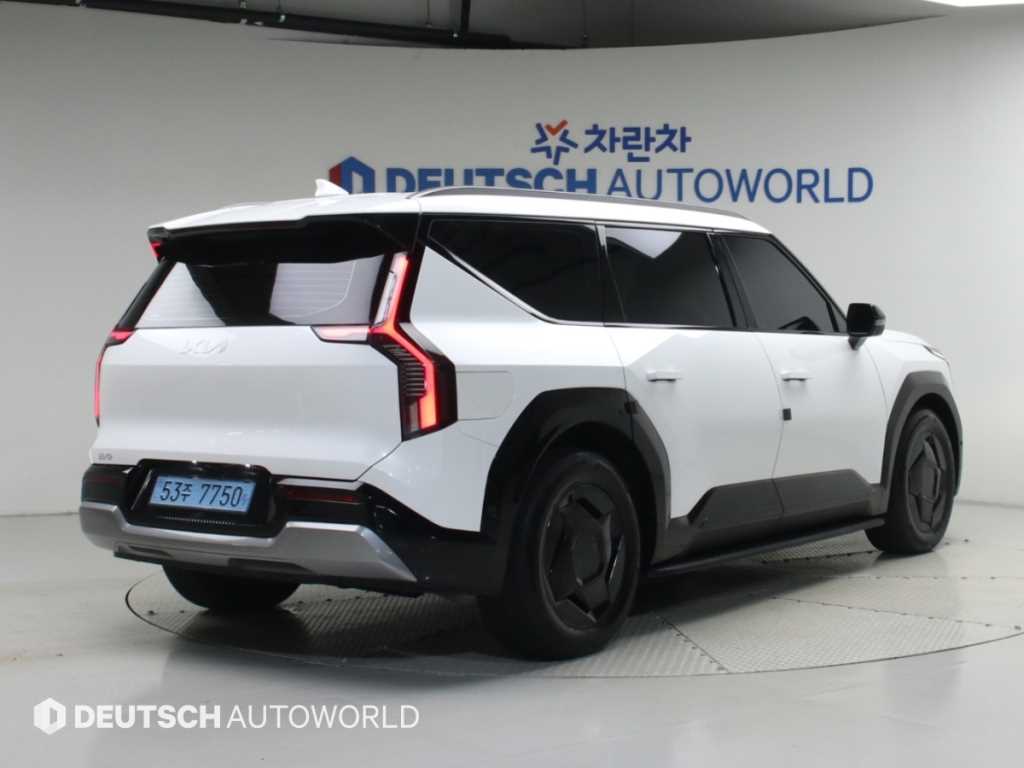 기아 EV9 롱레인지 4WD 어스 사진 2/20