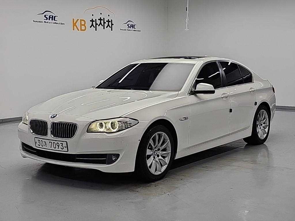 BMW 5시리즈 528i 사진