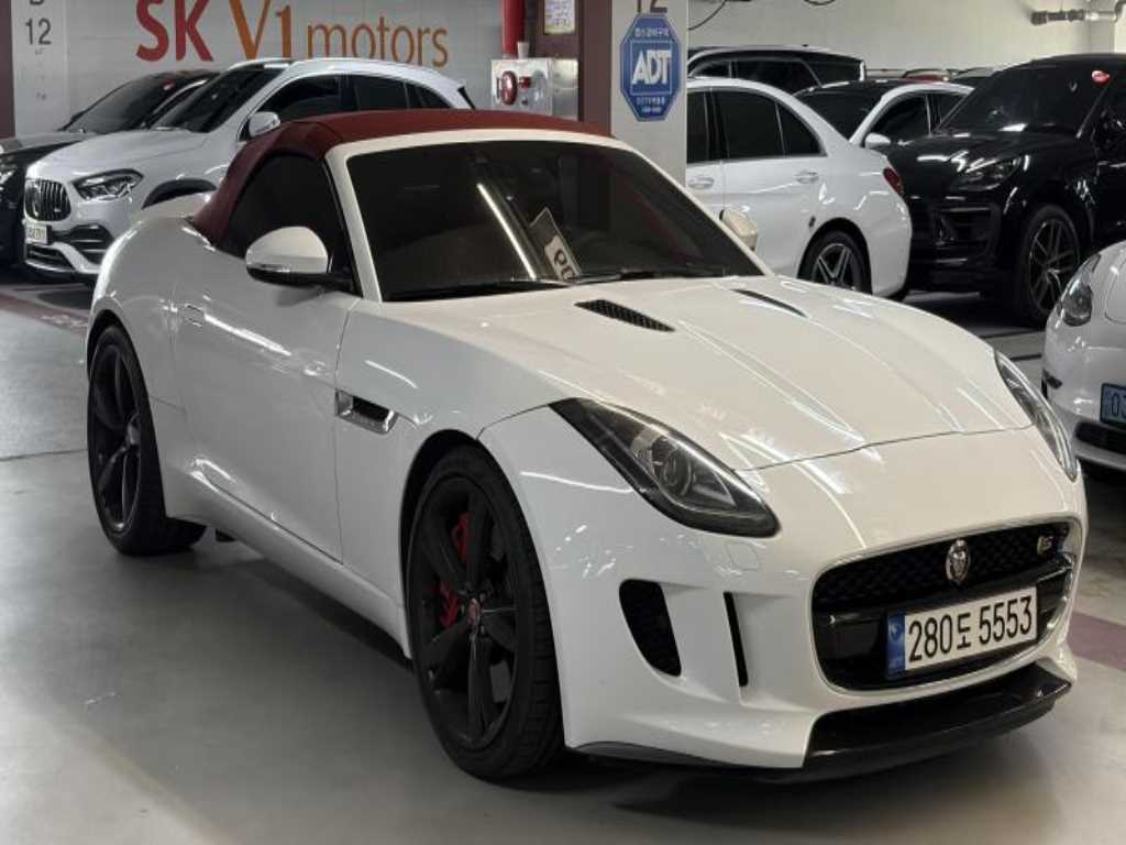 재규어 F-TYPE 3.0 S 컨버터블 사진