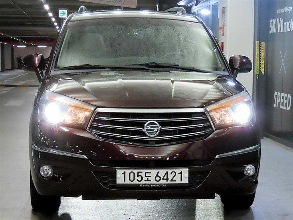 KGM 코란도 2WD 익스트림 9인승 사진 2/18