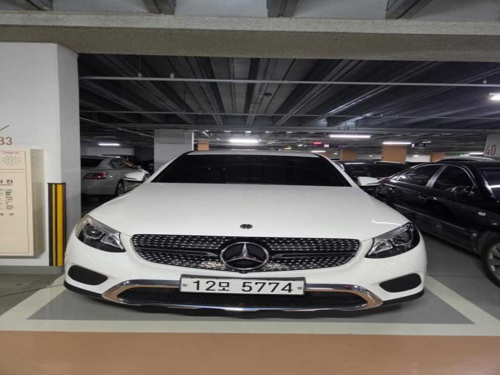 벤츠 GLC 클래스 GLC 300 4MATIC 쿠페 사진 2/16