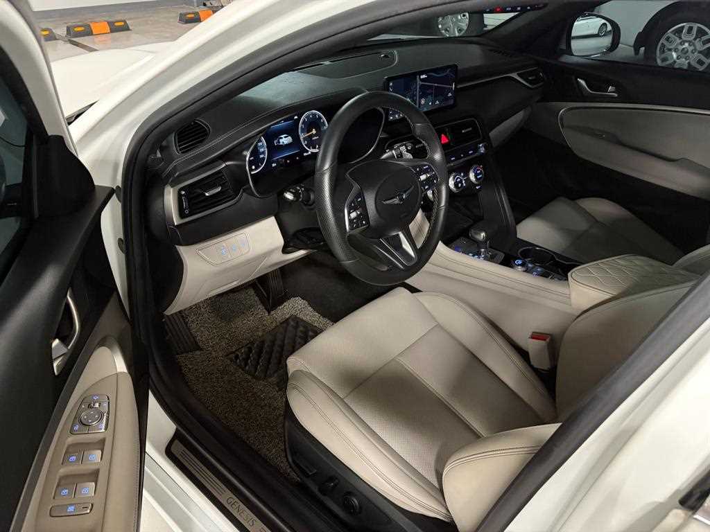 제네시스 G70 가솔린 2.0T 2WD 사진