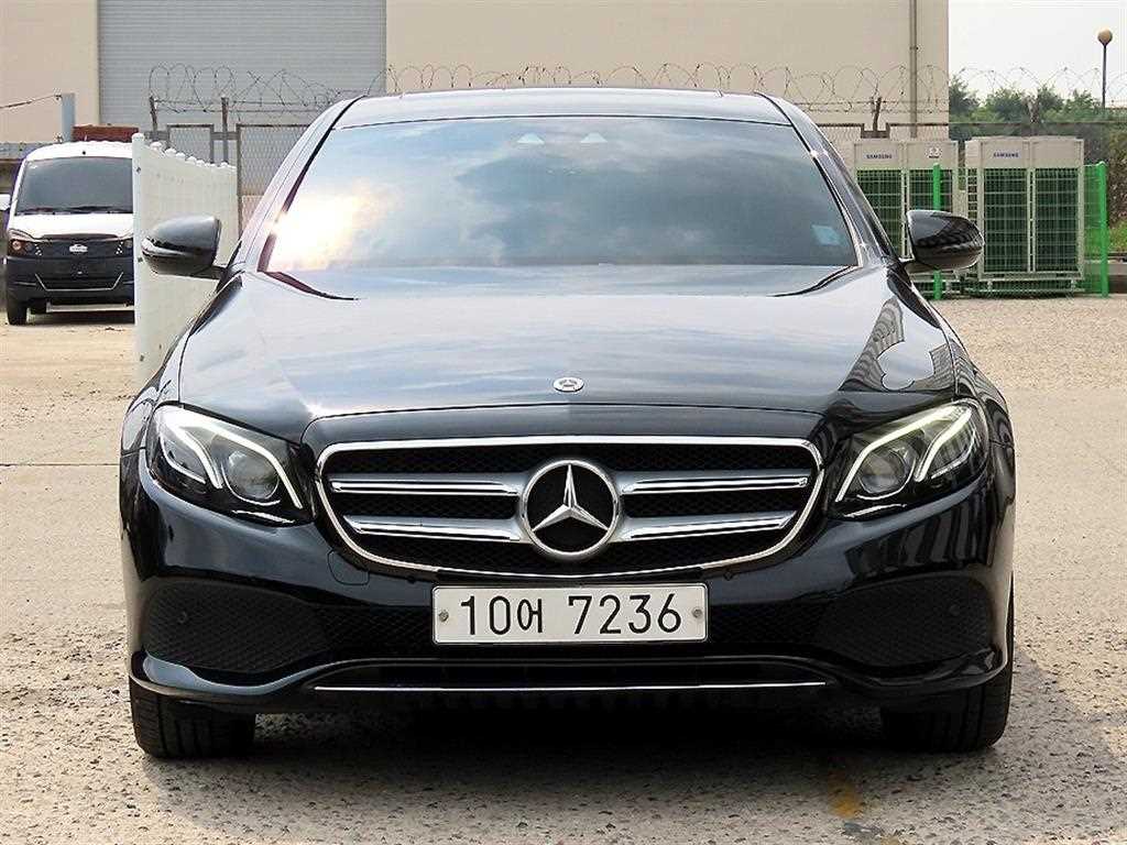 벤츠 E 클래스 E220d 4MATIC 아방가르드 사진