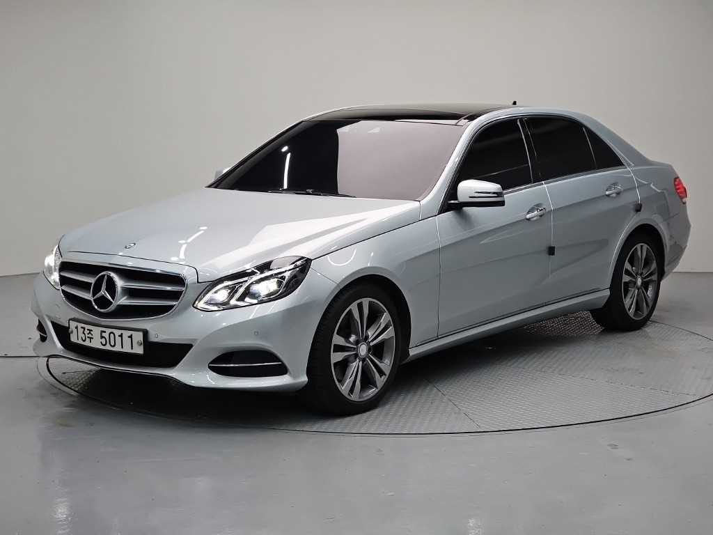 벤츠 E 클래스 E300 4MATIC 아방가르드 사진