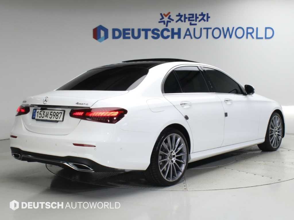 벤츠 E 클래스 E350 4MATIC AMG LINE 사진 2/20