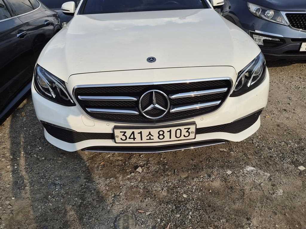 벤츠 E 클래스 E250 아방가르드 사진