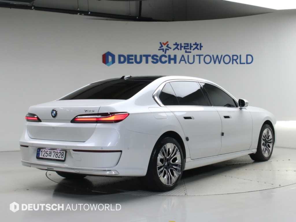 BMW 7시리즈 740i sDrive M 스포츠 사진 2/20