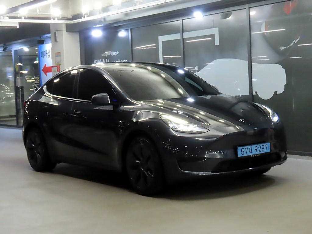 테슬라 모델 Y RWD 사진