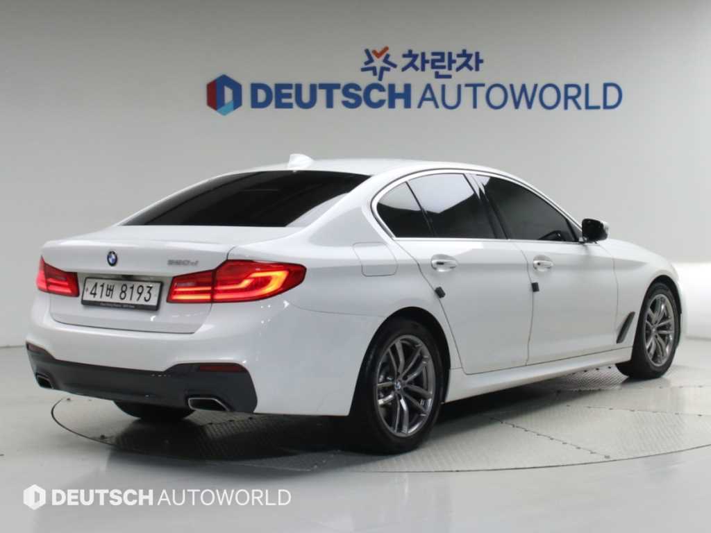 BMW 5시리즈 520d M 스포츠 사진 2/20