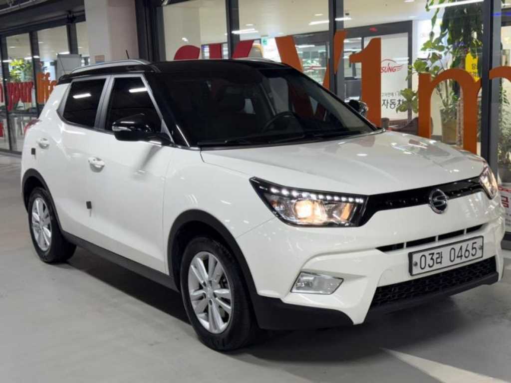 KGM 티볼리 가솔린 2WD 1.6 LX 최고급형 사진 2/20