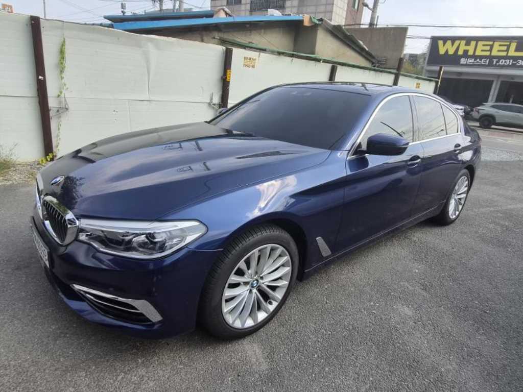 BMW 5시리즈 520d xDrive 럭셔리 플러스 사진 2/15