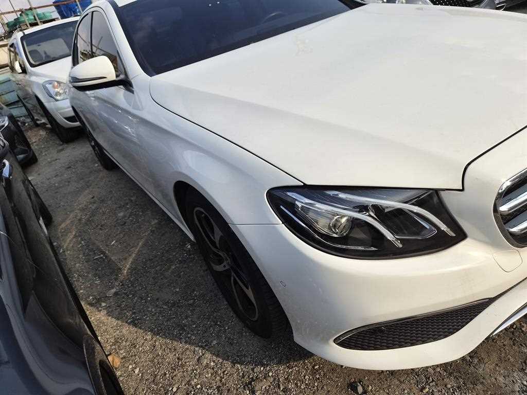 벤츠 E 클래스 E250 아방가르드 사진 2/18