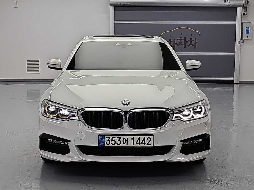 BMW 5시리즈 530i M 스포츠 플러스 사진 2/19