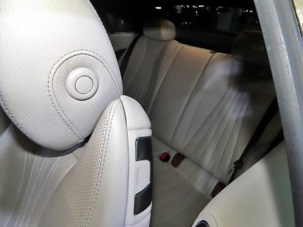 벤츠 E 클래스 E400 4MATIC 쿠페 사진 2/10