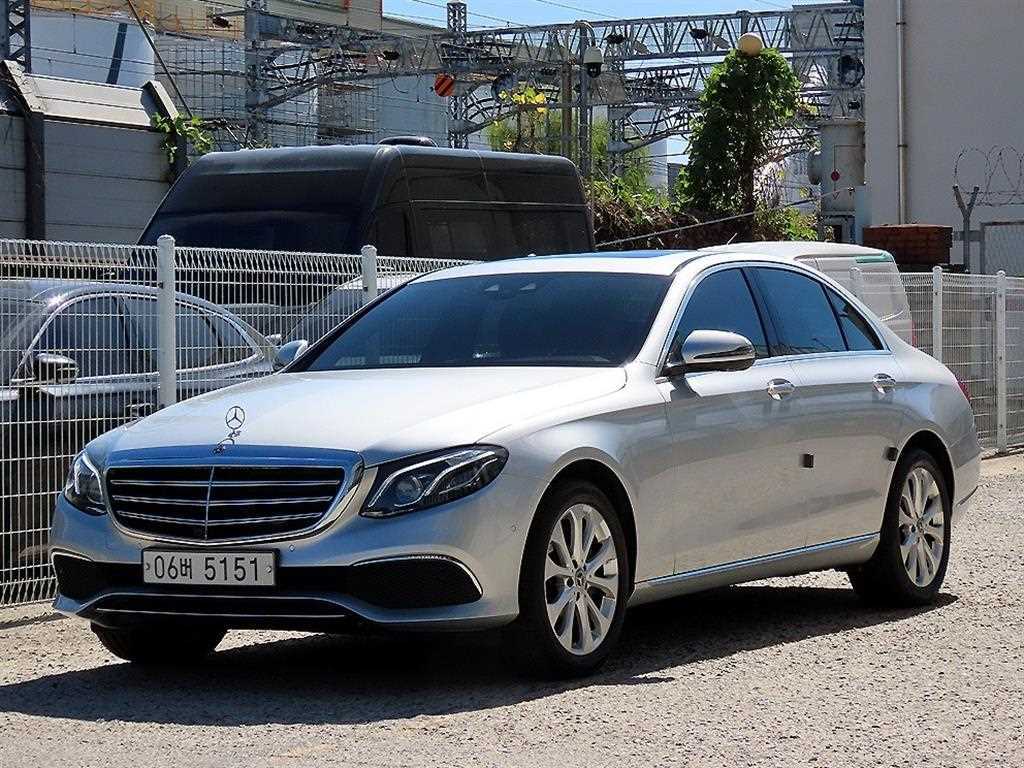 벤츠 E 클래스 E300 익스클루시브 사진 2/20