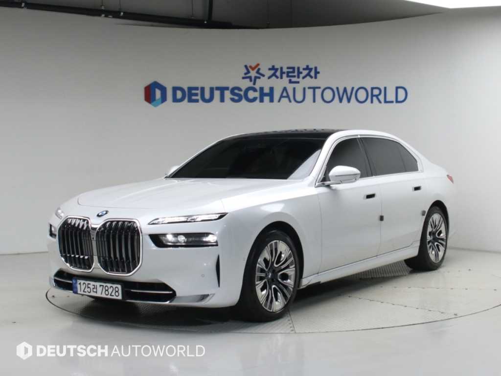 BMW 7시리즈 740i sDrive M 스포츠 사진