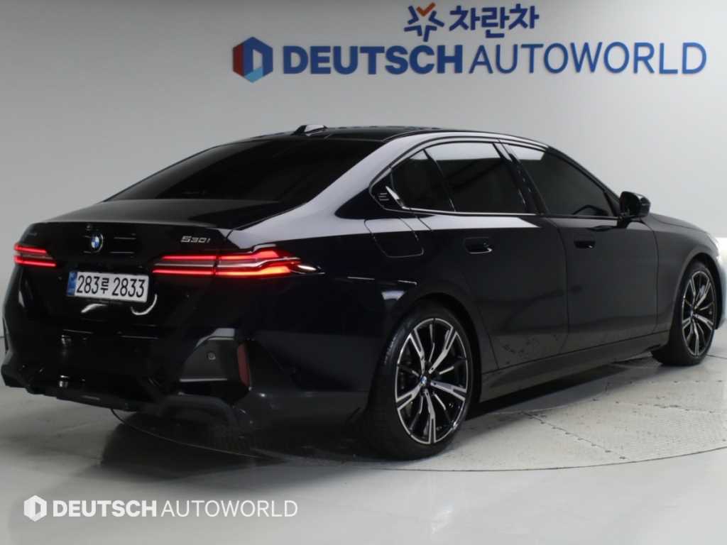 BMW 5시리즈 530i xDrive M 스포츠 사진 2/20